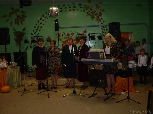 Sieviešu vokālais ansamblis 2007.g.